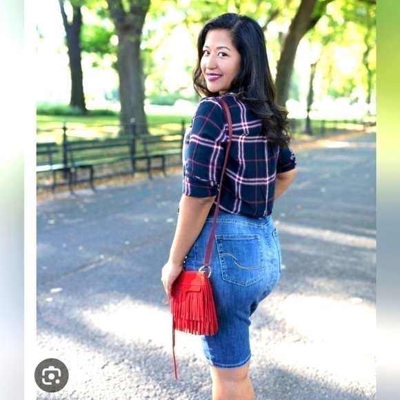 LEVIS SIGNATURE VINTAGE 90'S KNEE HIGH  DENIM SKIRT SIZE 4 - Picture 1 of 6